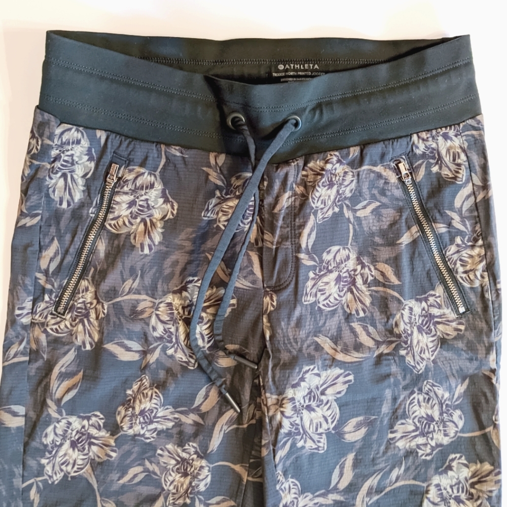 ATHLETA Trekkie North Printed Jogger Terra Firma Olive Size 6 - Picture 4 of 9
